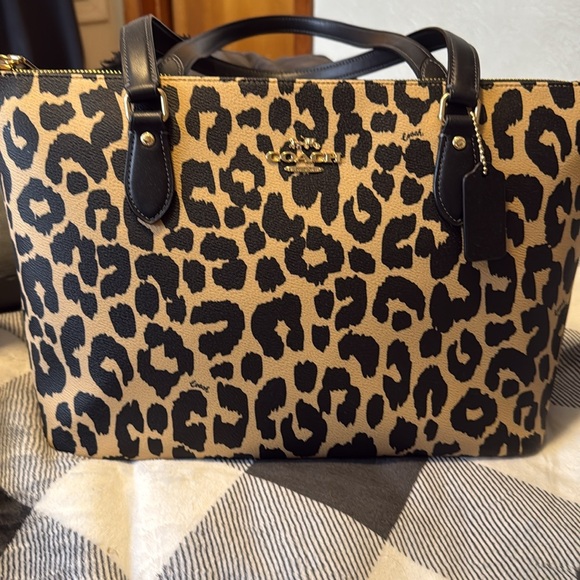 Coach Leopard Print Tote Bag with Black Accents - Picture 1 of 14